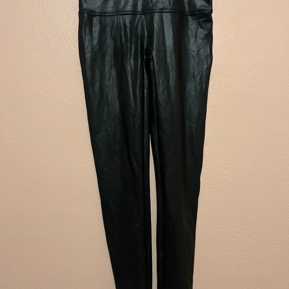 SPANX Faux Leather Leggings Black Womens
X large .High Waisted Pants - Picture 3 of 8
